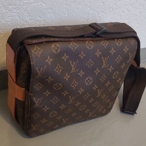 Authentic LOUIS VUITTON